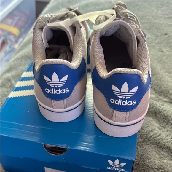 Adidas Grey and white Sneakers NWT 4.5 Campus - Picture 5 of 5